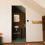 Maison Canadienne Au Bord Du *