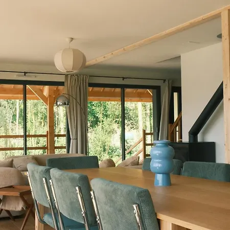 Maison Canadienne Au Bord Du Beauchamps
